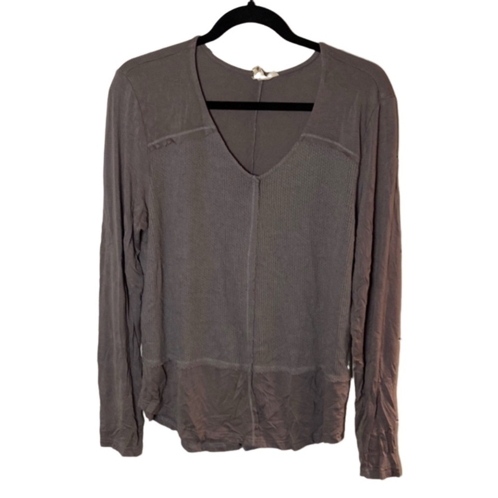 White Crow Relaxed Ribbed Blouse Gray. V-neck, long sleeve. Size L. Lightweight.